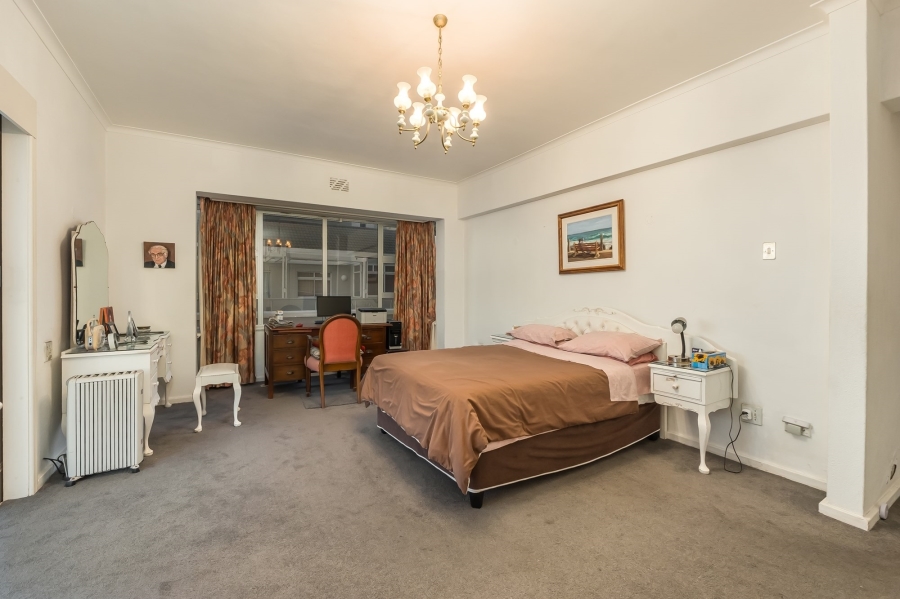 3 Bedroom Property for Sale in Sea Point Western Cape